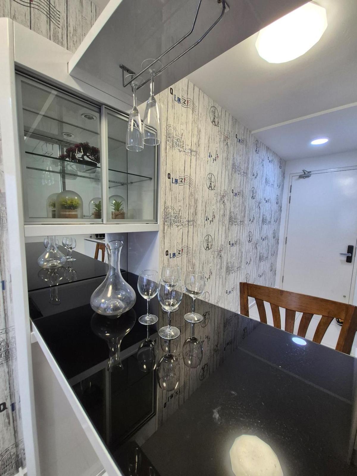Ekocheras With Balcony Sunshine Cosy Next To Mrt 3 Or 4 Pax