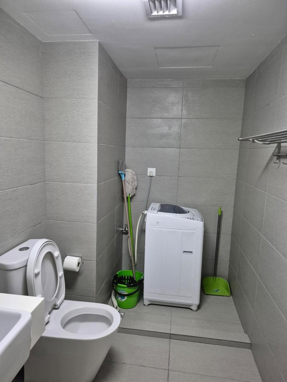 Pangsapuri Ekocheras With Balcony Sunshine Cosy Next To Mrt 3 Or 4 Pax *