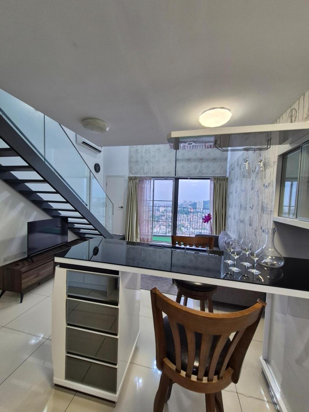 Ekocheras With Balcony Sunshine Cosy Next To Mrt 3 Or 4 Pax Pangsapuri Kuala Lumpur