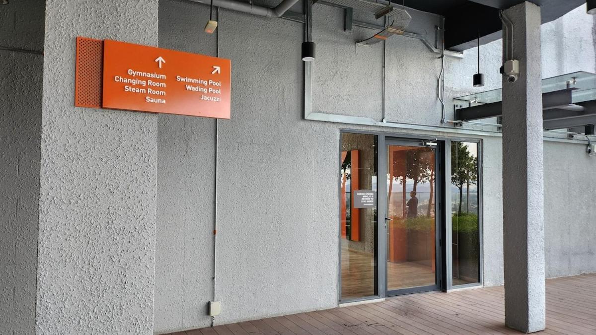 Ekocheras With Balcony Sunshine Cosy Next To Mrt 3 Or 4 Pax *