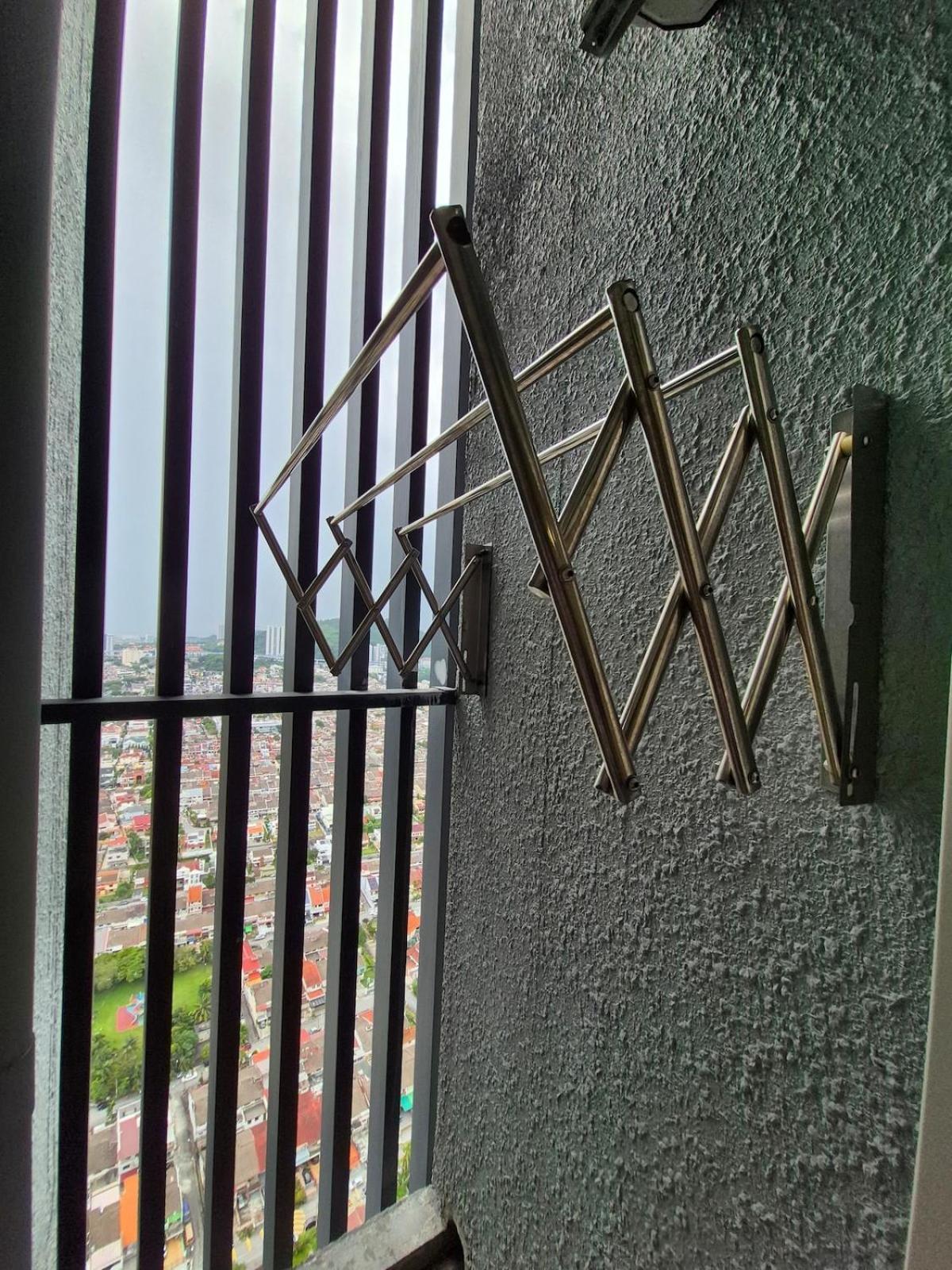 Ekocheras With Balcony Sunshine Cosy Next To Mrt 3 Or 4 Pax Kuala Lumpur