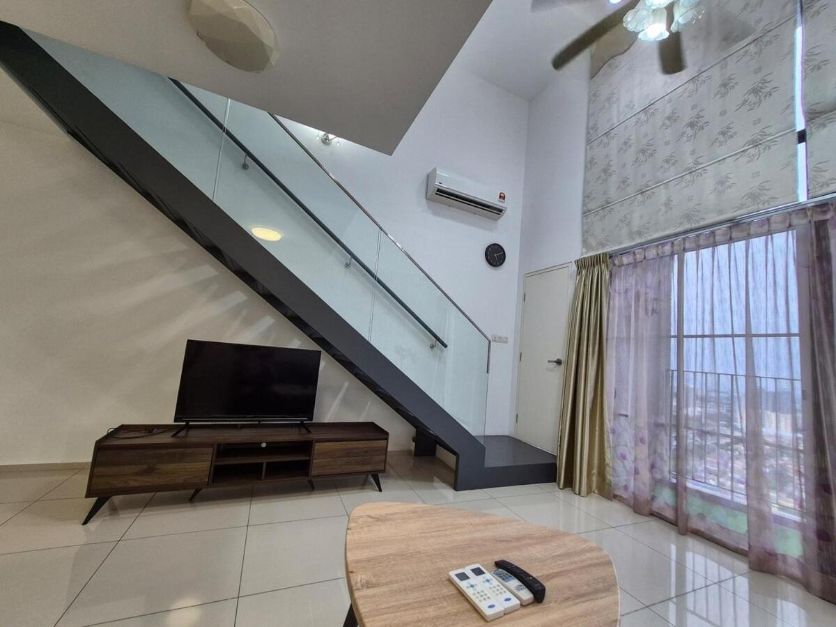 Ekocheras With Balcony Sunshine Cosy Next To Mrt 3 Or 4 Pax Kuala Lumpur