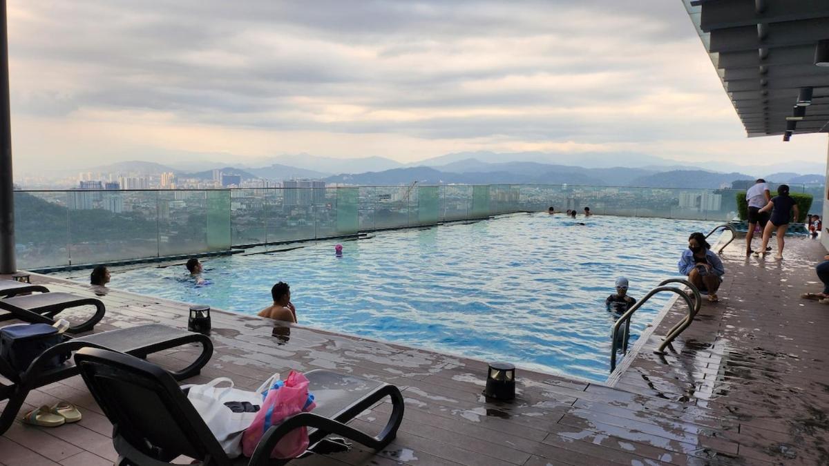 Ekocheras With Balcony Sunshine Cosy Next To Mrt 3 Or 4 Pax *